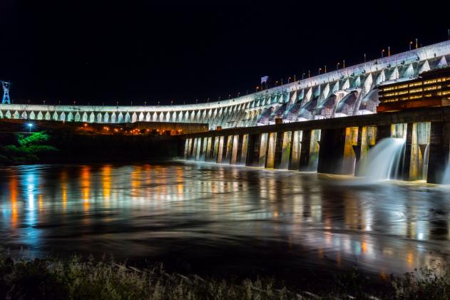 Itaipu Iluminada
