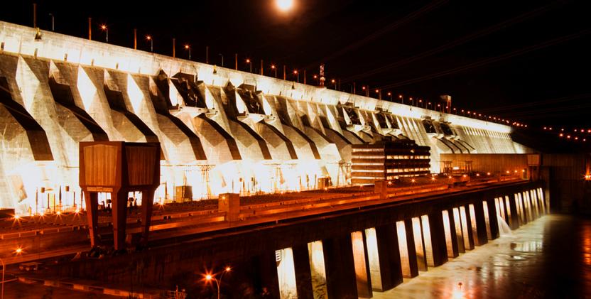 Itaipu Iluminada
